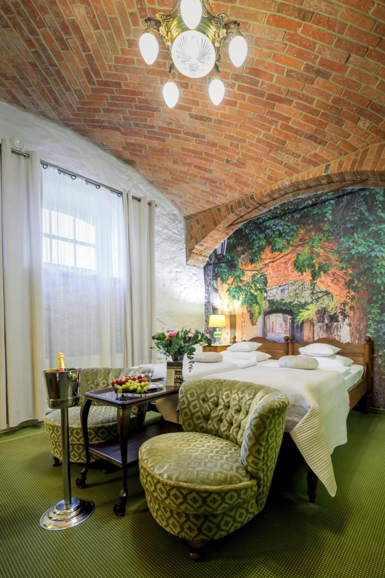 Zabi Dwor - Hotel - Restauracja - Spa Zielona Góra Esterno foto