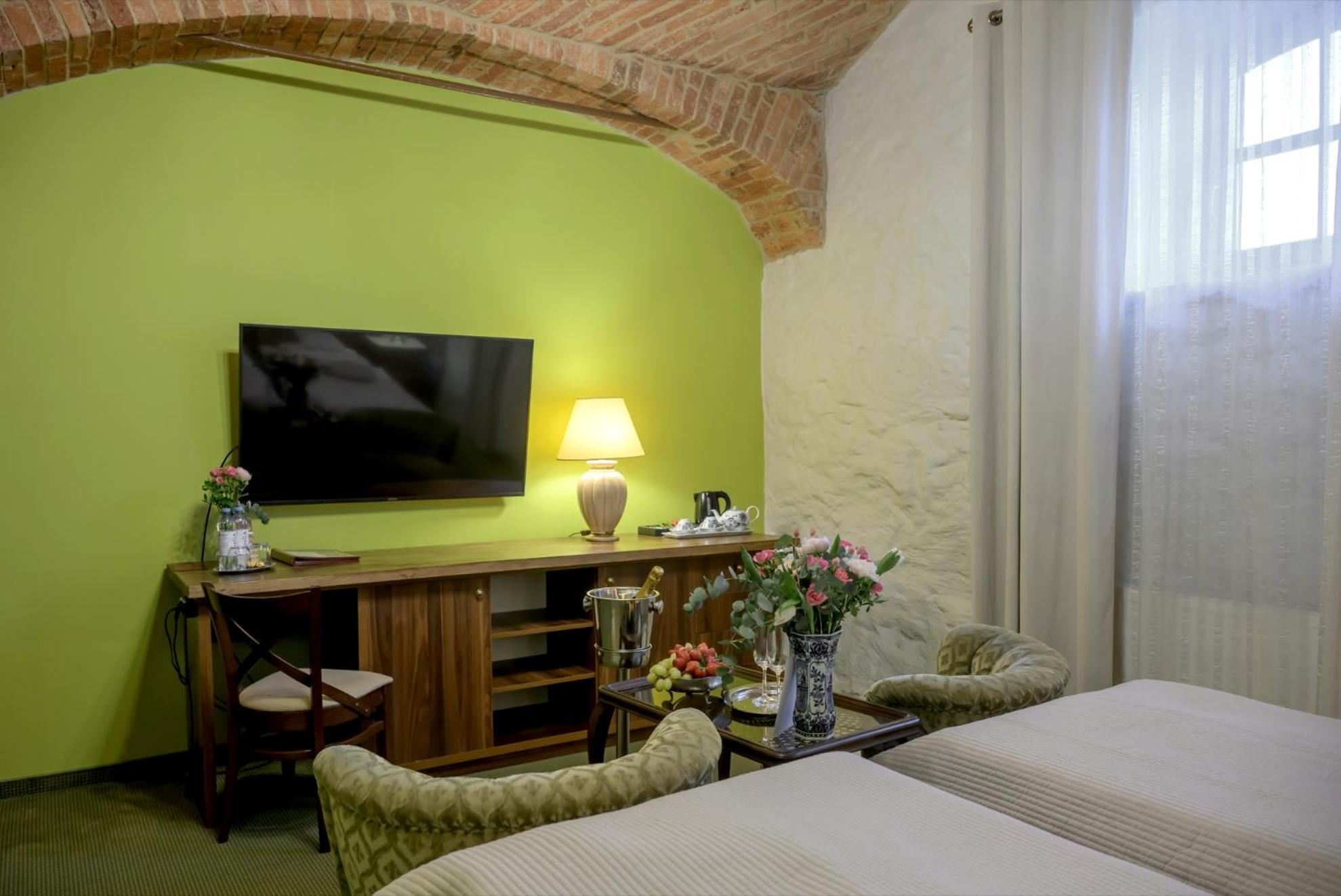 Zabi Dwor - Hotel - Restauracja - Spa Zielona Góra Esterno foto